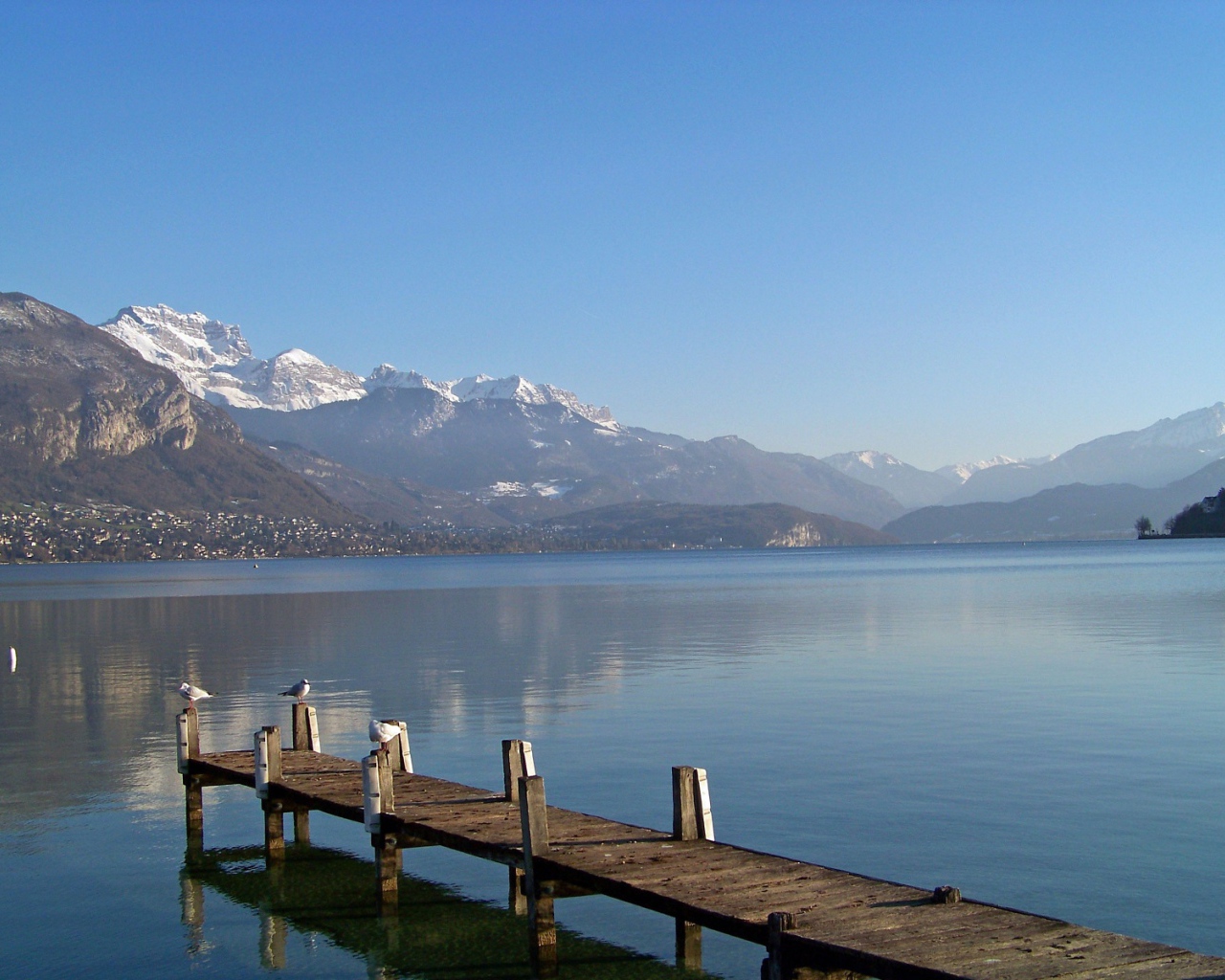 Причал в городе Аннеси, Франция