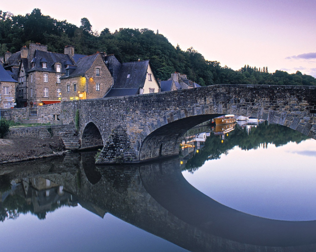 Мост через реку в Бретань, Франция