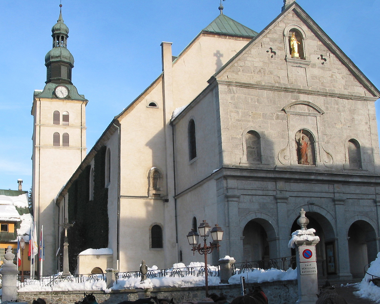 Собор на горнолыжном курорте Межев, Франция