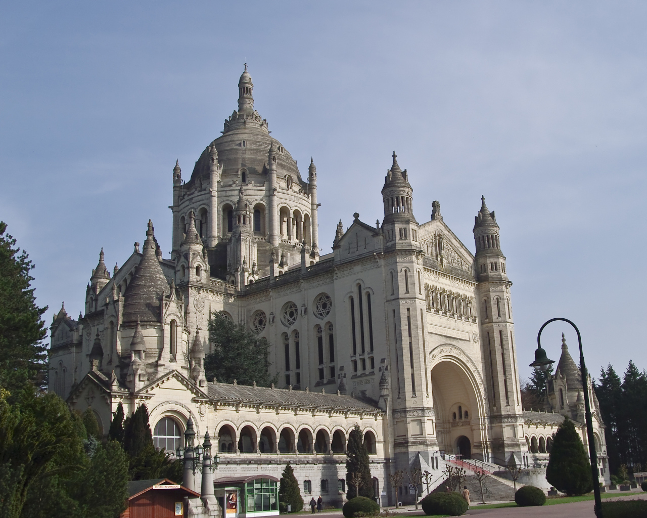 Собор в Нормандии, Франция