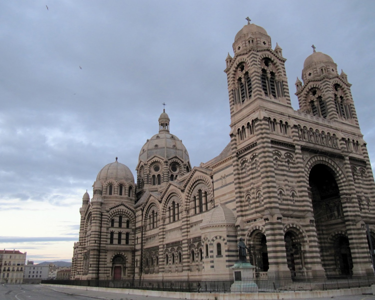 Собор в городе Марсель, Франция