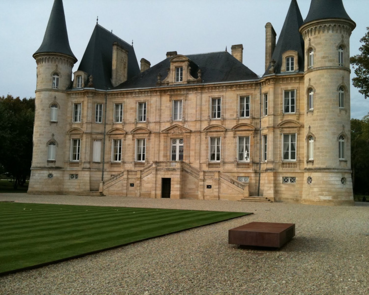 Замок в Бордо, Франция