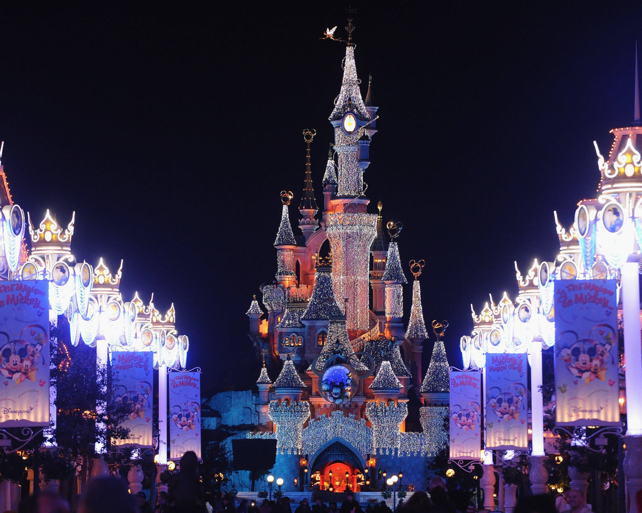 Рождество в Диснейленде, Франция
