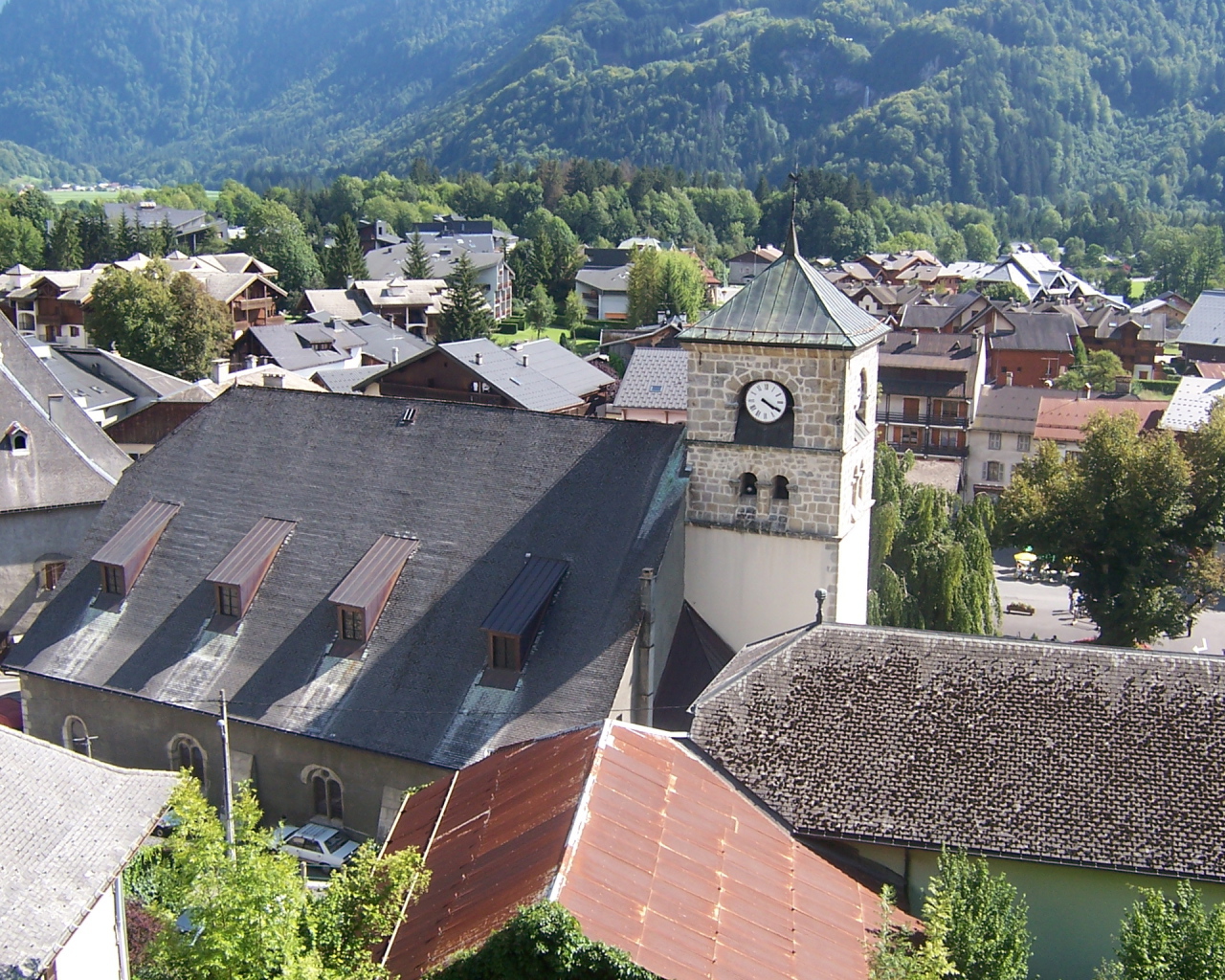 Город на горнолыжном курорте Самоен, Франция