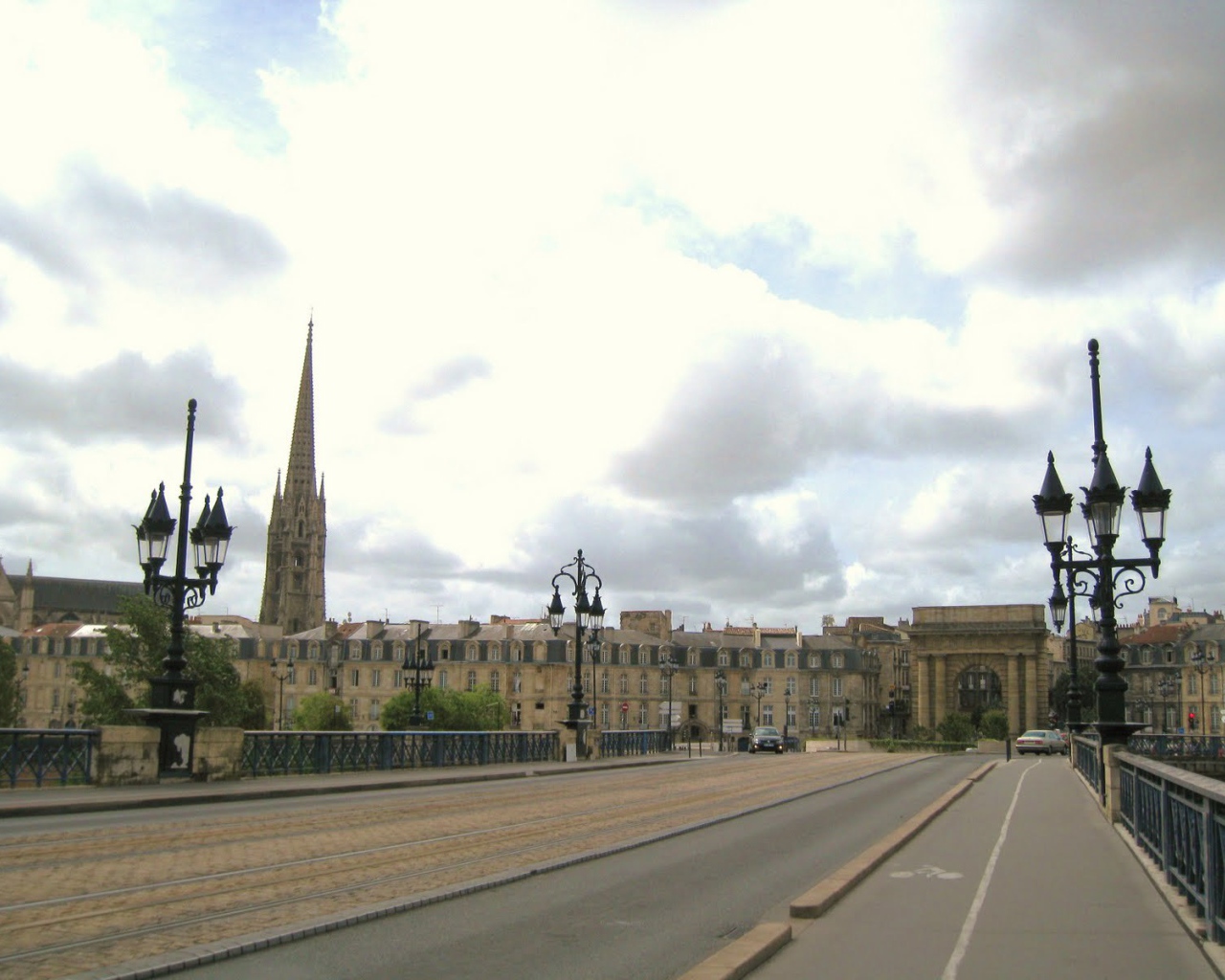 Городская улица в Бордо, Франция