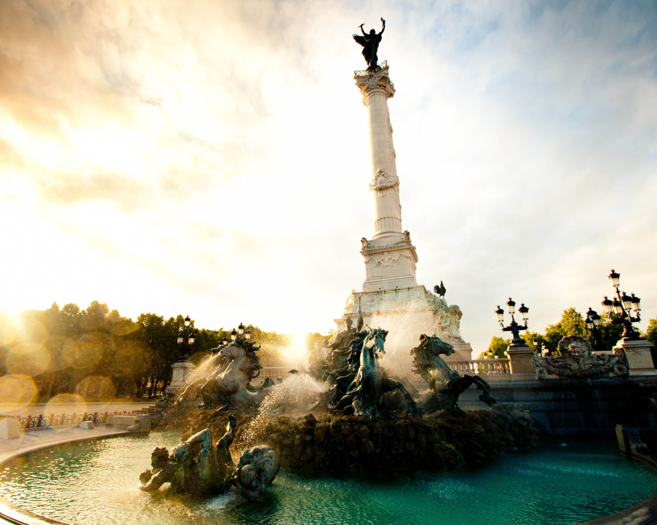 Колонна в Бордо, Франция