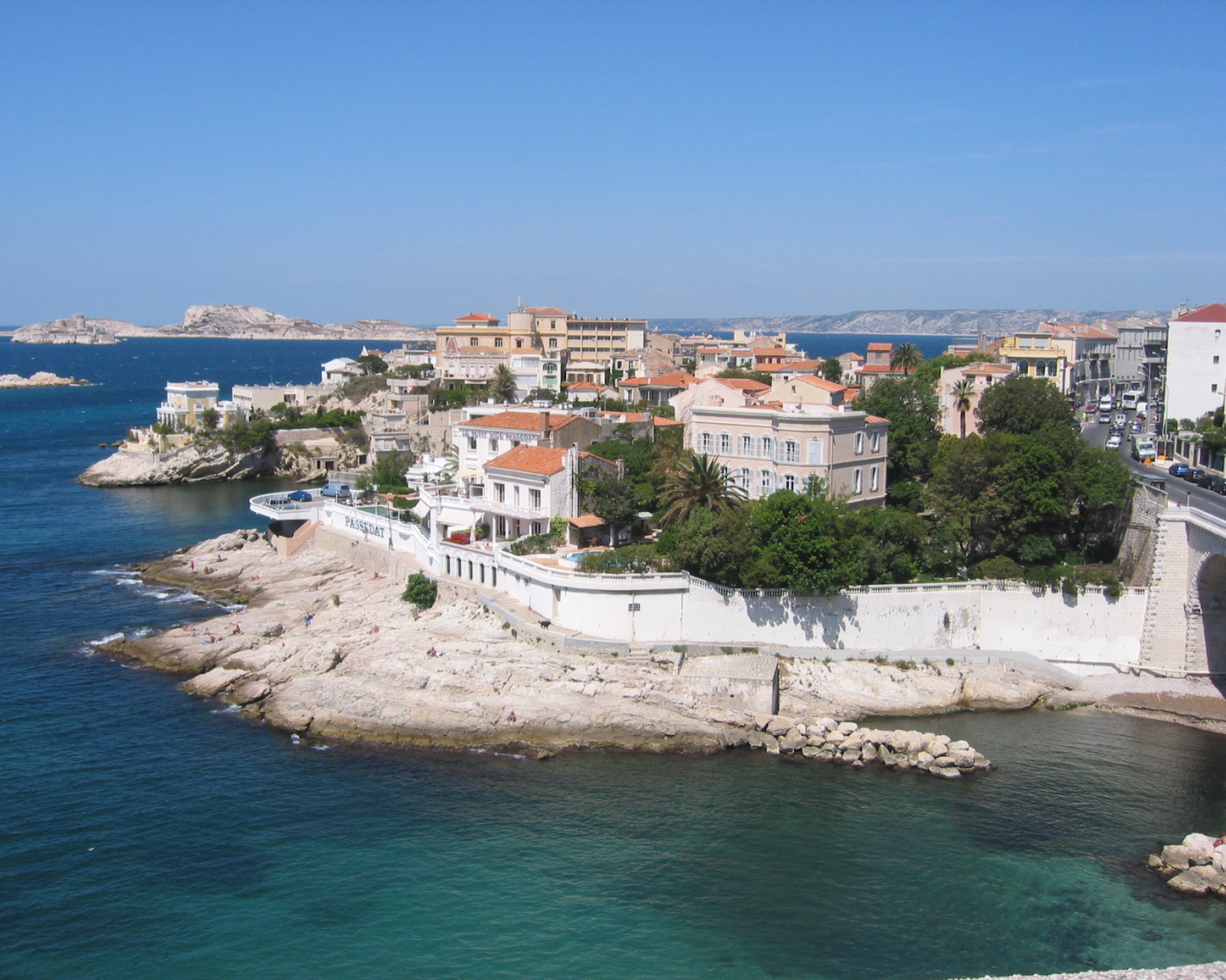 Набережная в городе Марсель, Франция