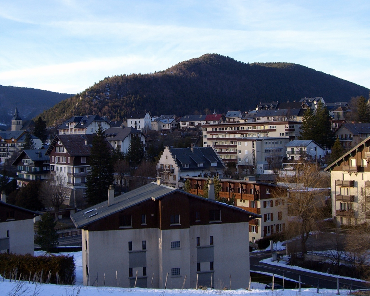 Город на курорте Виллар-де-Ланс, Франция