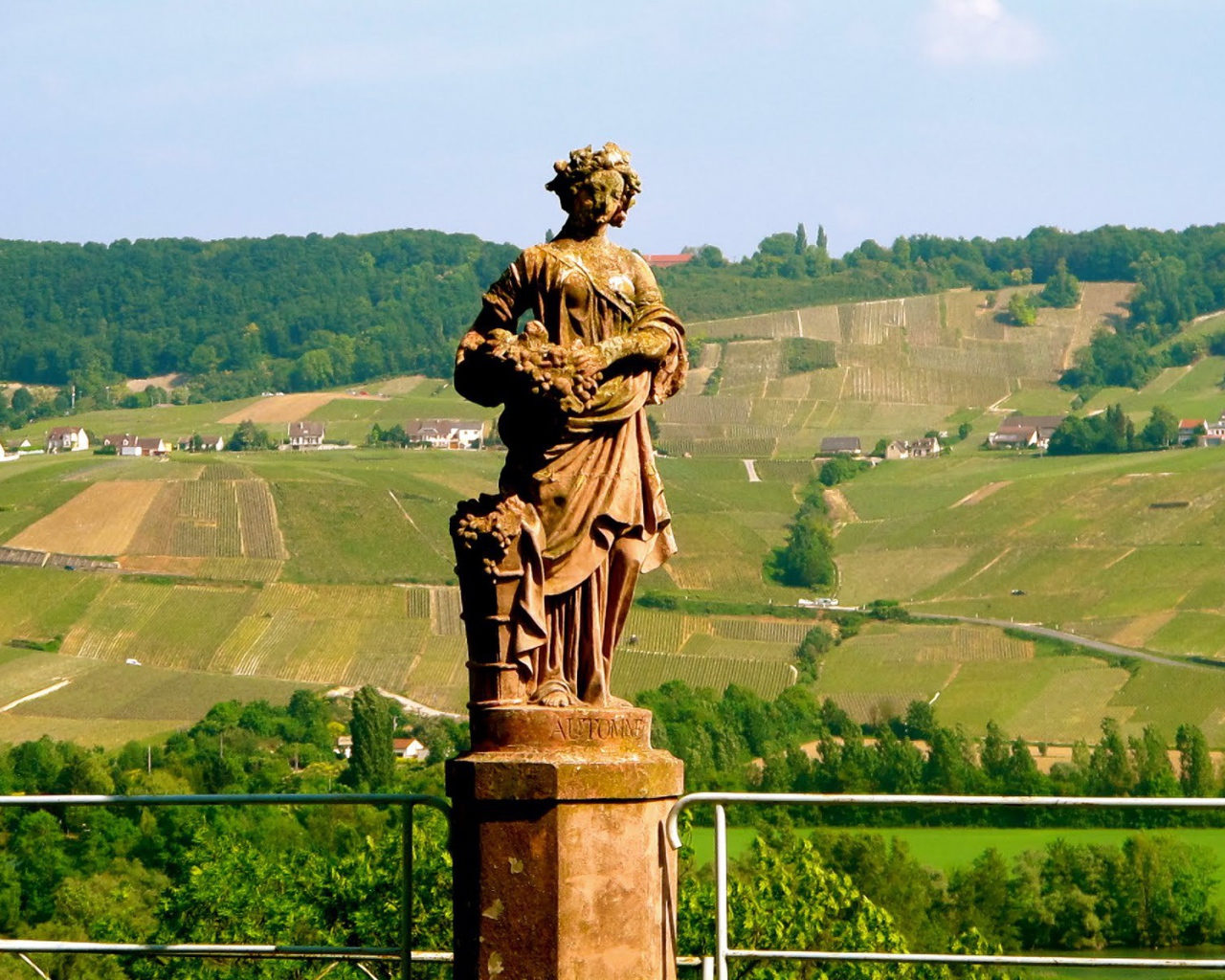 Памятник в провинции Шампань, Франция