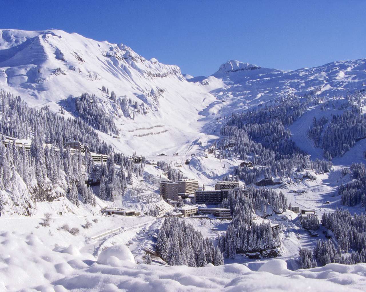 Горная долина на горнолыжном курорте Самоен, Франция