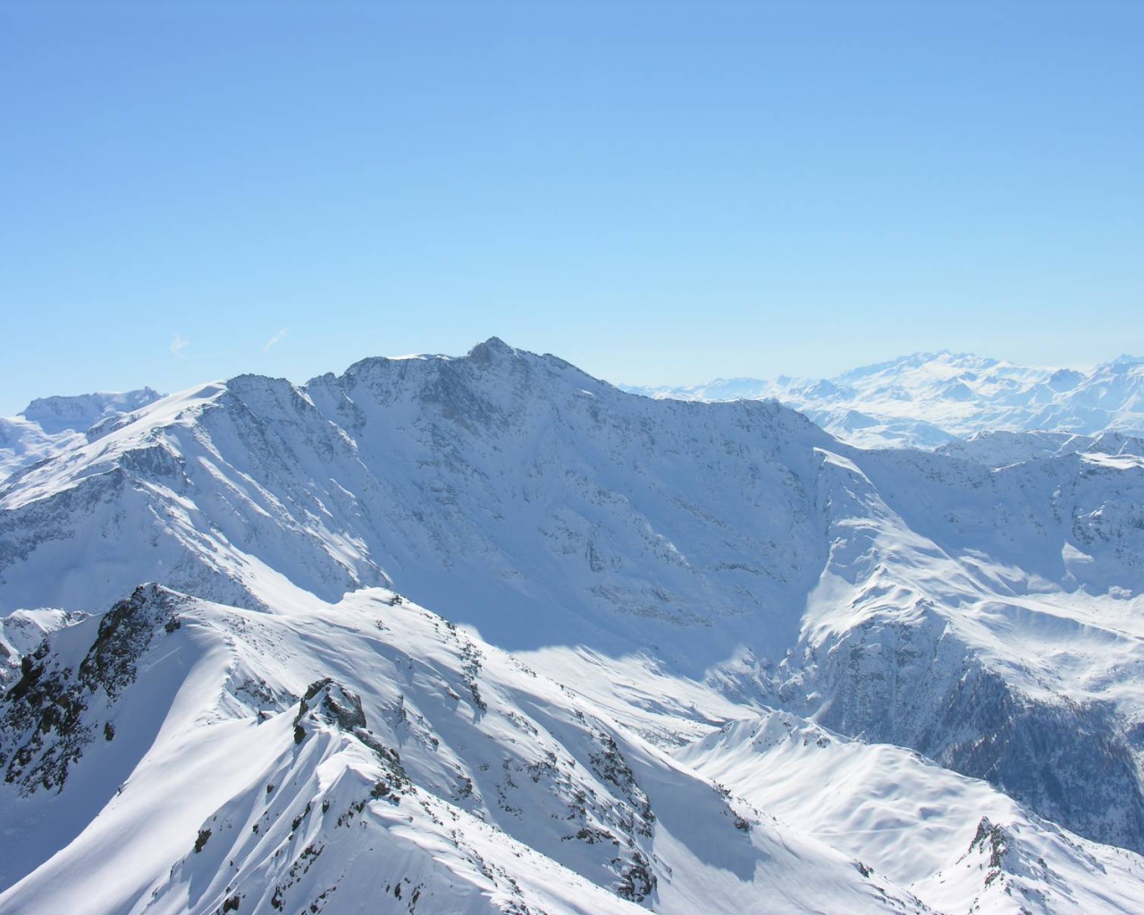 Горные вершины на горнолыжном курорте Лез Арк, Франция
