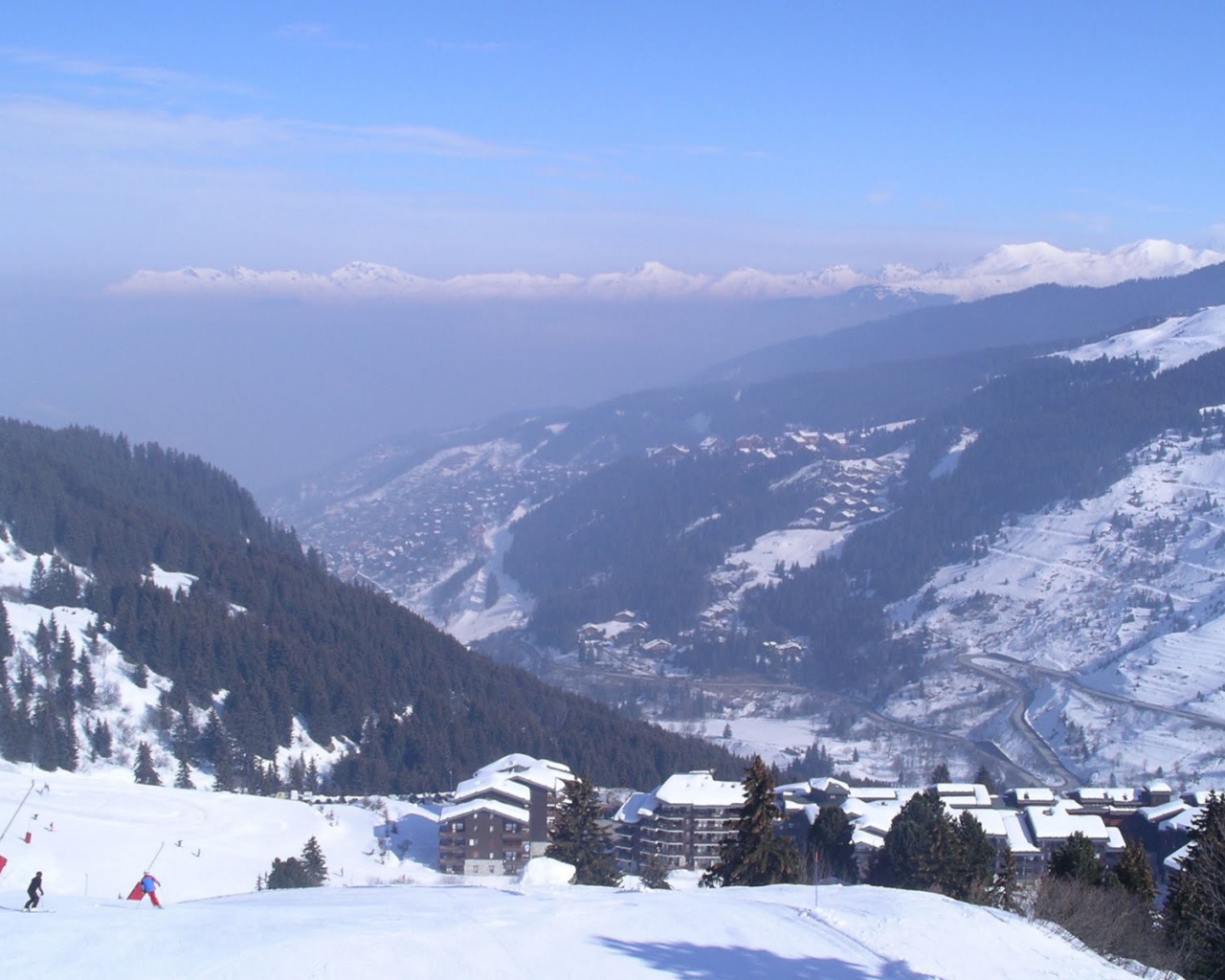 Горная долина на горнолыжном курорте Мерибель, Франция