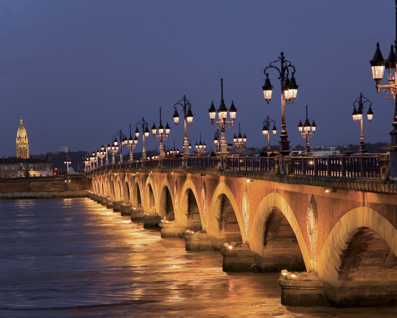 Ночной мост в Бордо, Франция