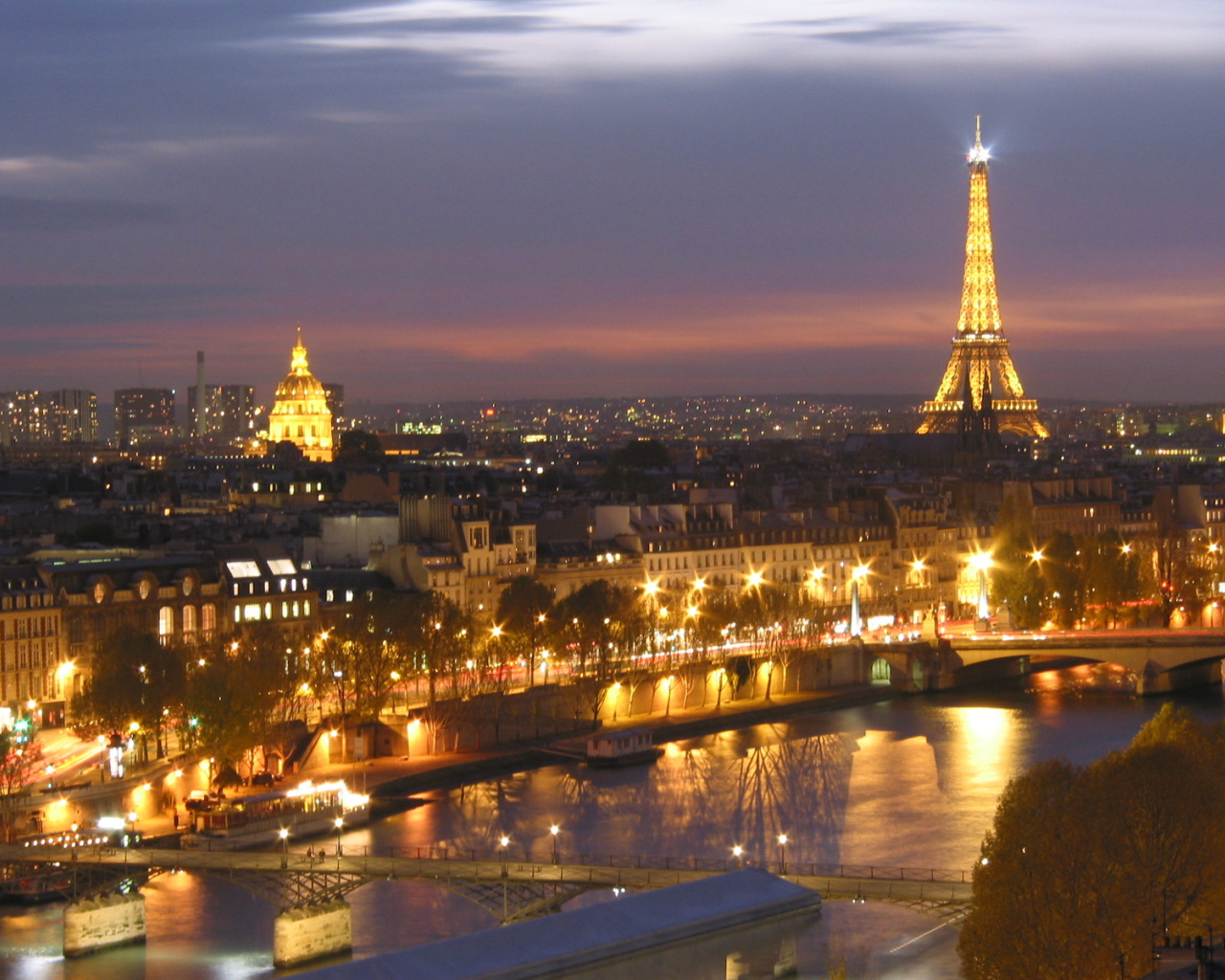 Ночные огни в Париже, Франция