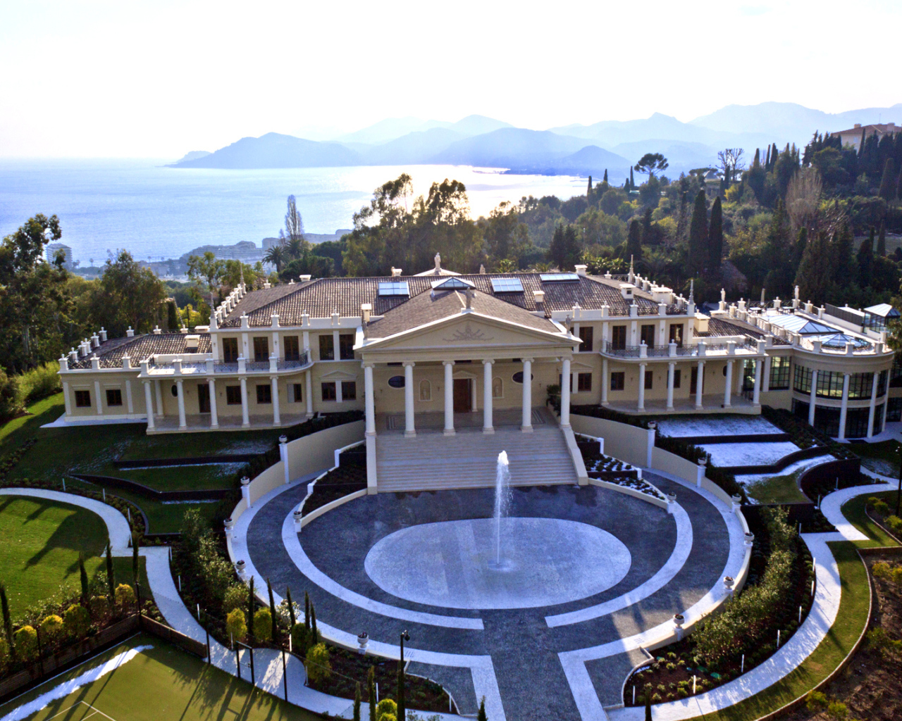 Дворец в Каннах, Франция