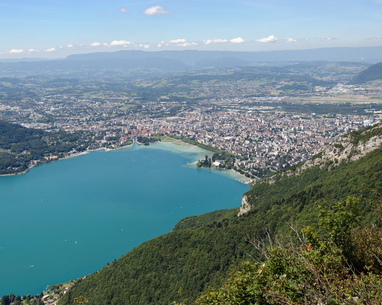 Панорама в городе Аннеси, Франция