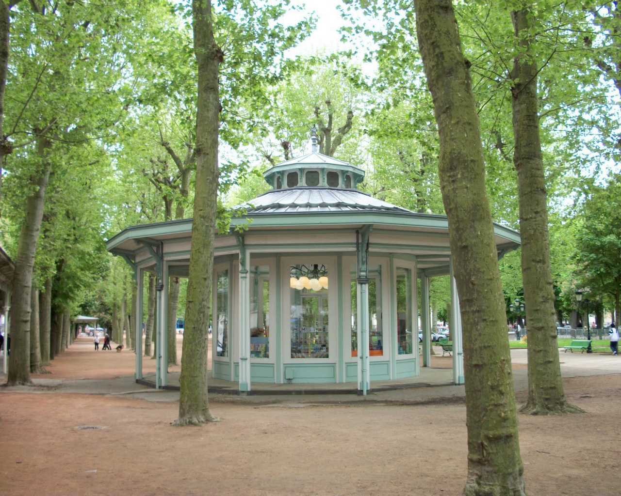 Парк в городе Виши, Франция