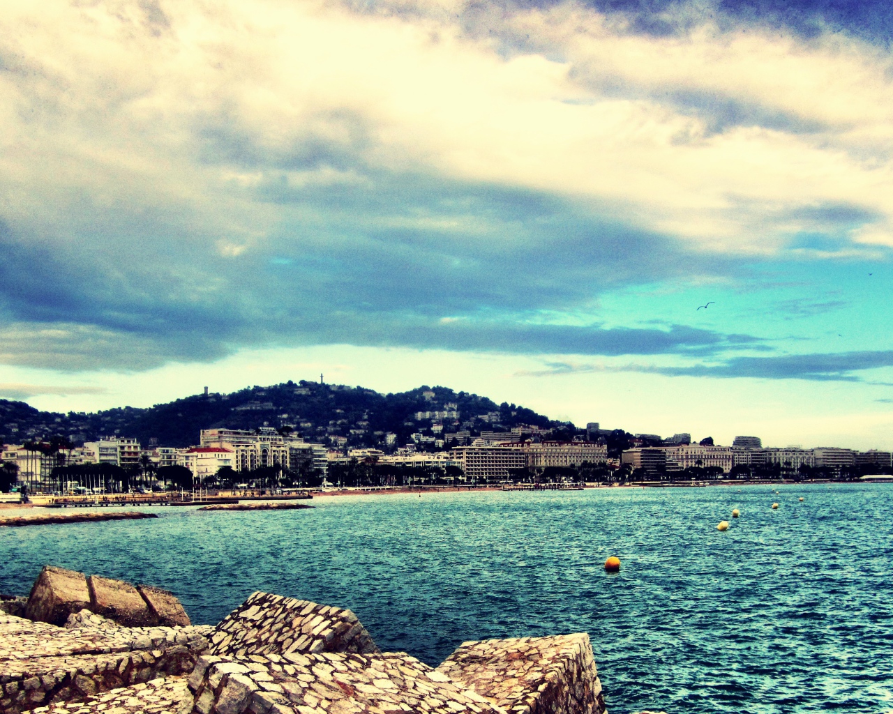 Набережная в Каннах, Франция