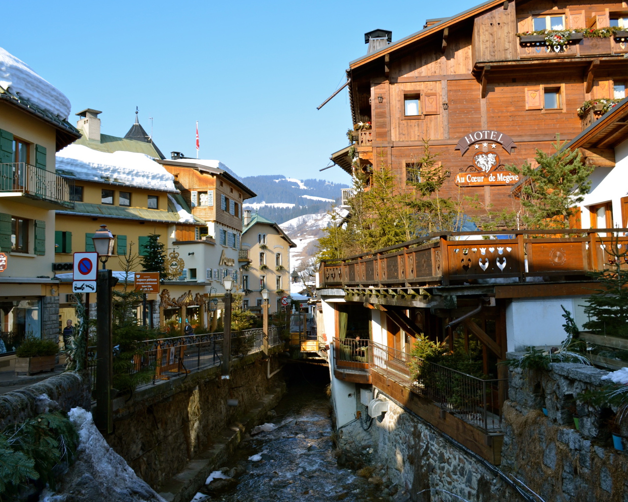 Река на горнолыжном курорте Межев, Франция