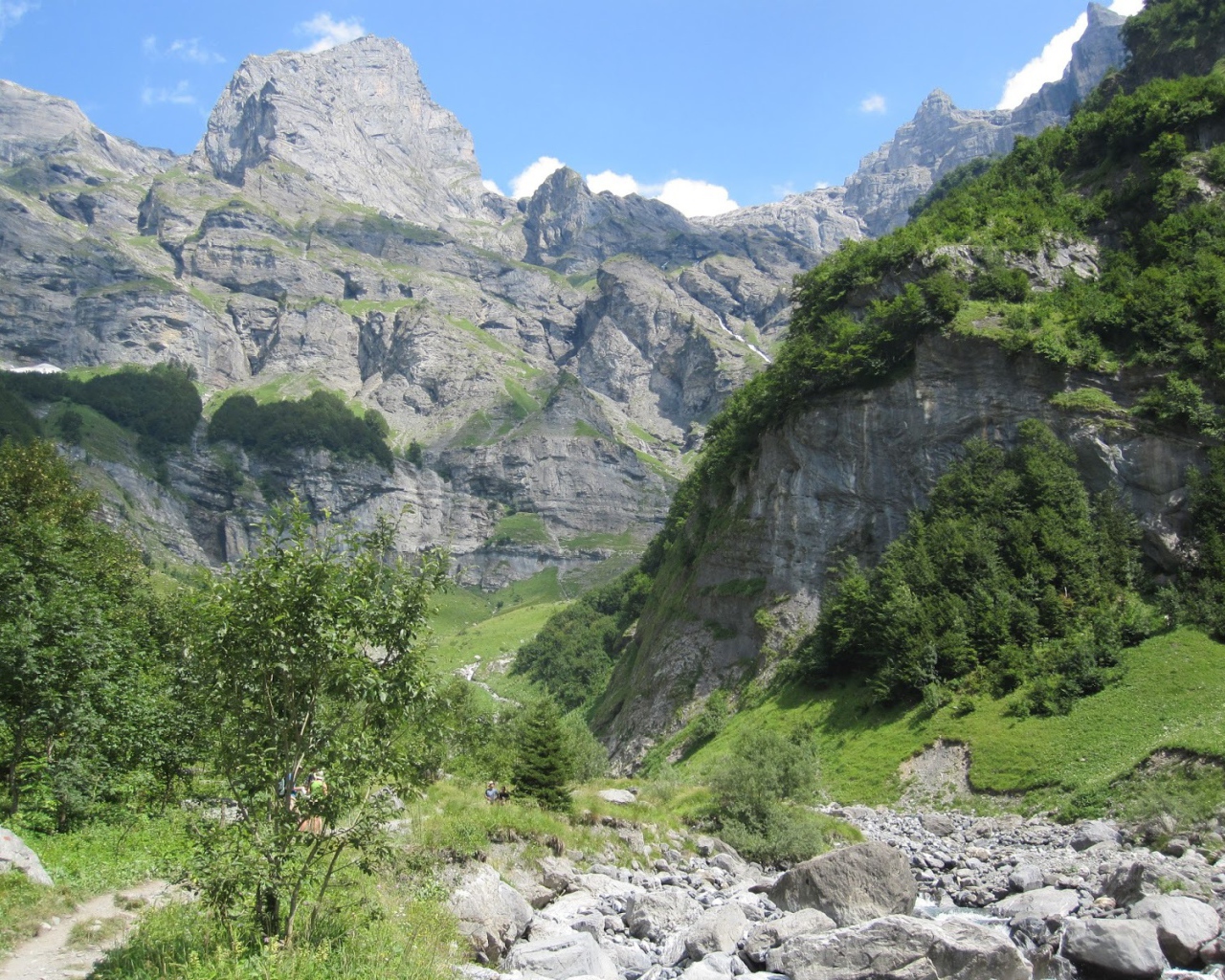 Скалы на горнолыжном курорте Самоен, Франция