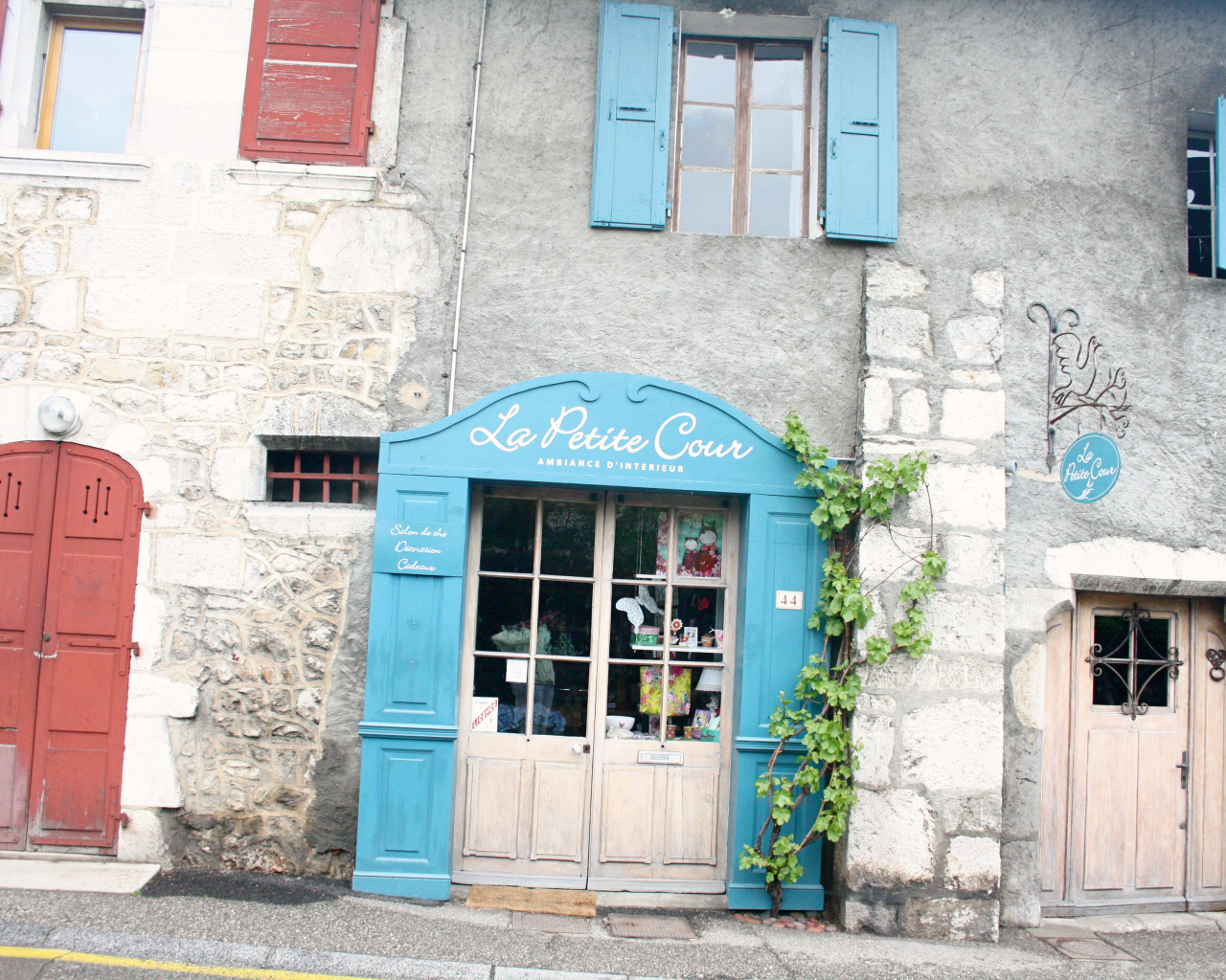 Магазинчик в городе Аннеси, Франция
