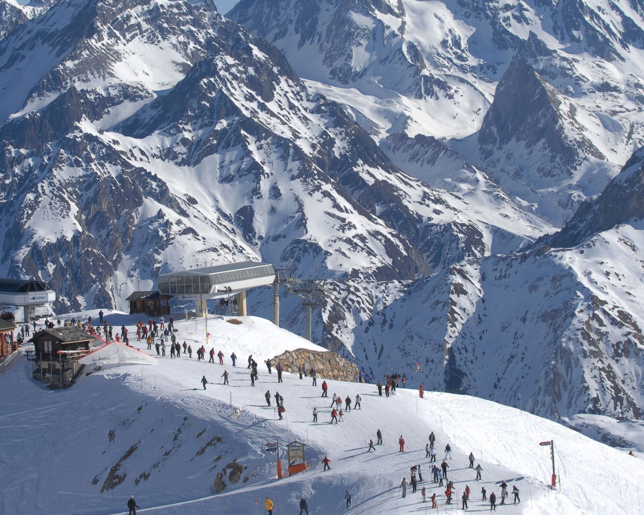 Лыжная база на горнолыжном курорте Мерибель, Франция