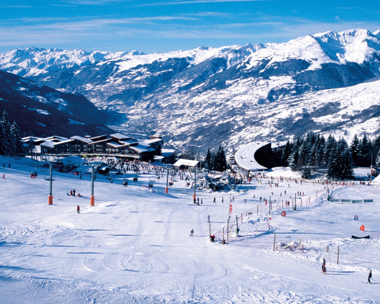 Лыжная трасса на горнолыжном курорте Лез Арк, Франция