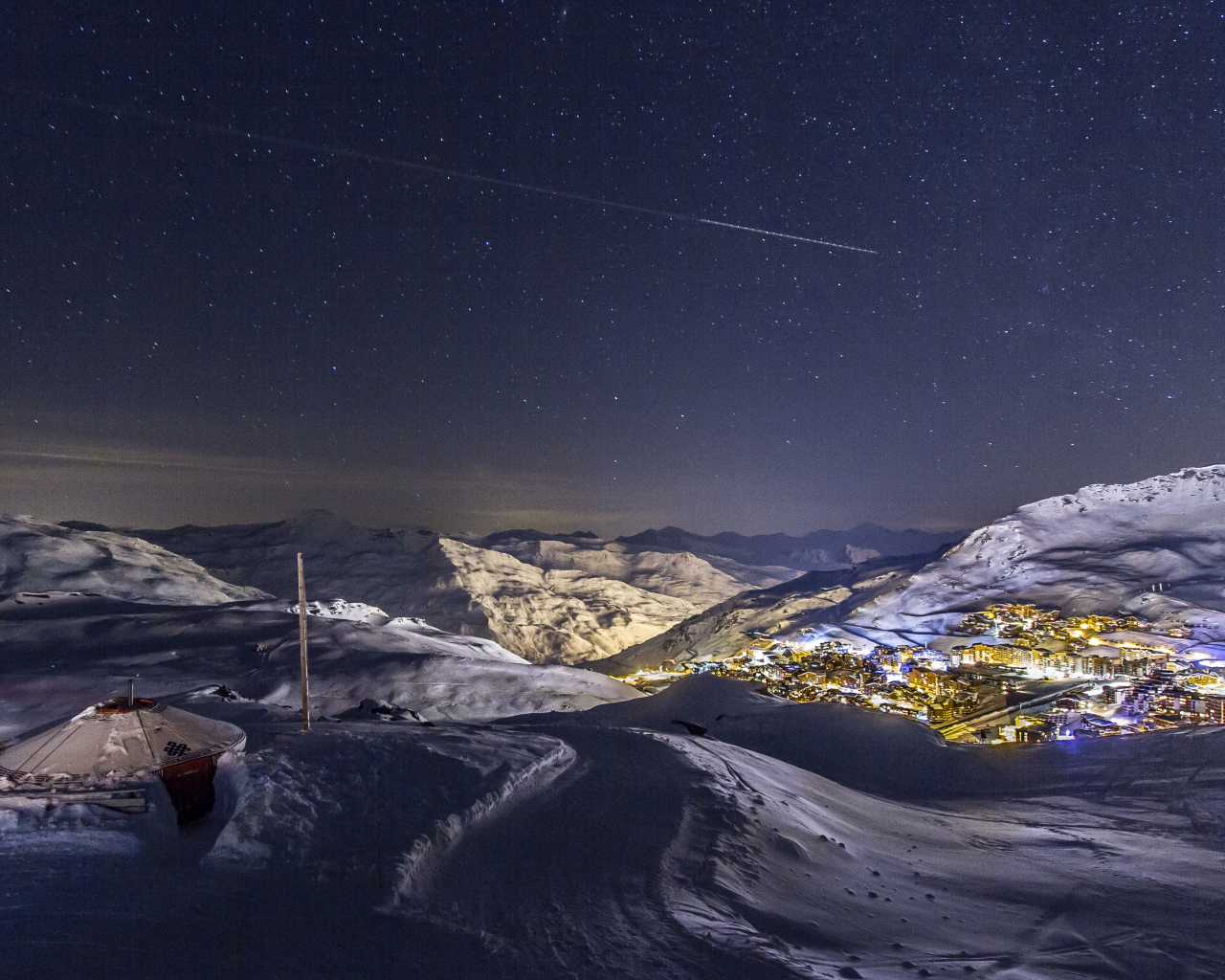Звездное небо на горнолыжном курорте Валь-Торанс, Франция