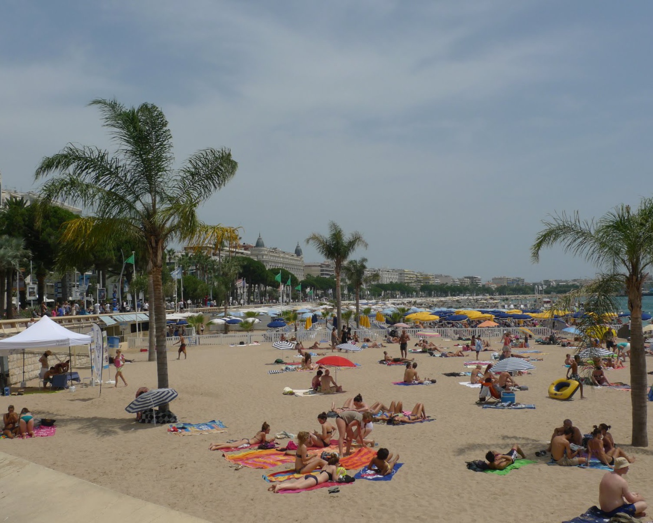 Летний отдых в Каннах, Франция