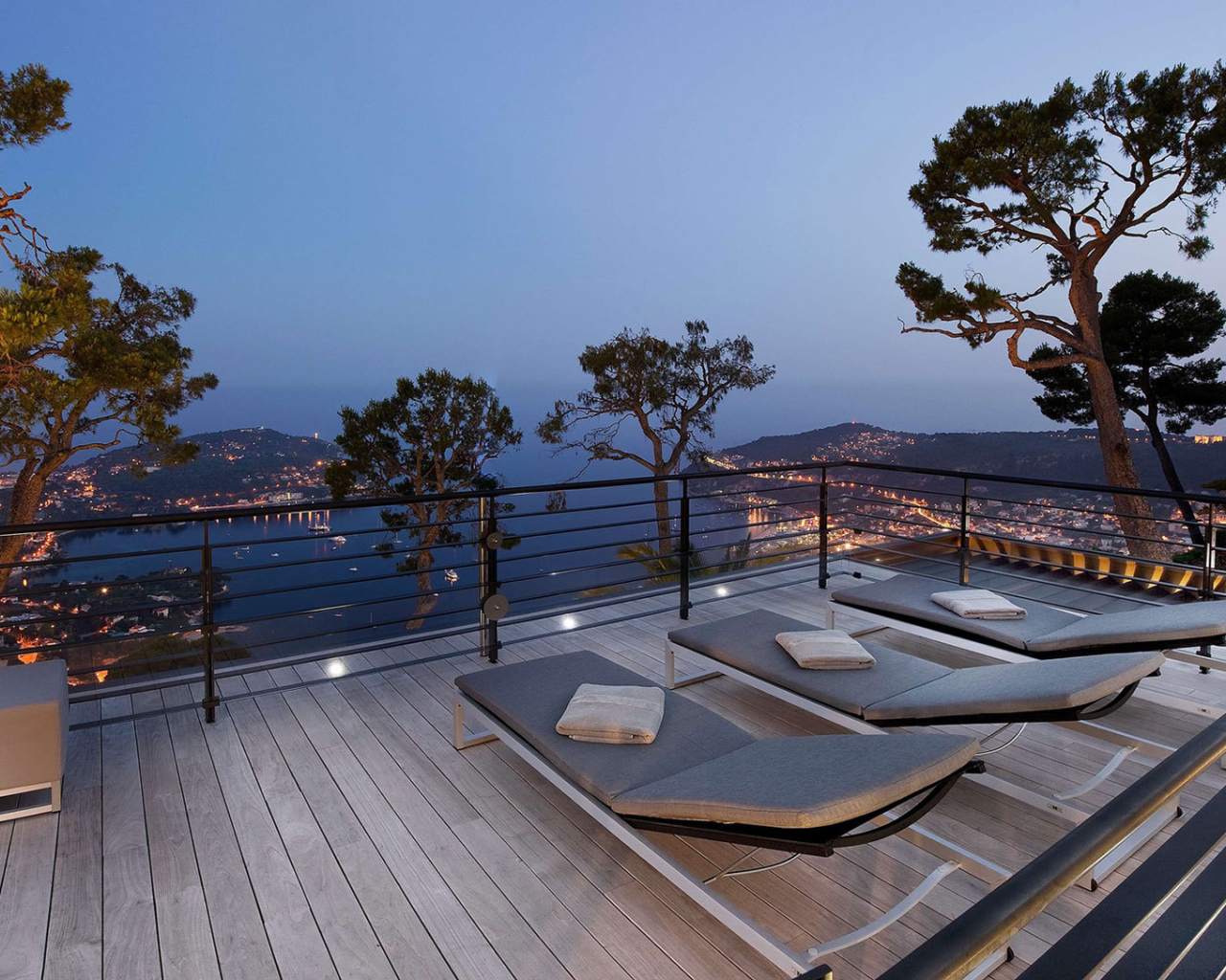 Терраса на Лазурном берегу, Франция