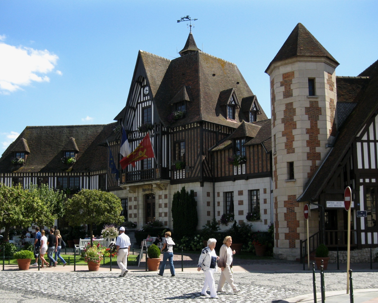 Ресторан на курорте Довиль, Франция