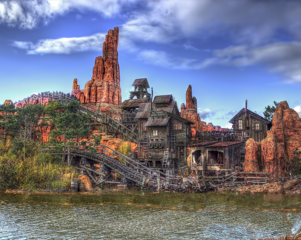 Горы Грома в Диснейленде, Франция