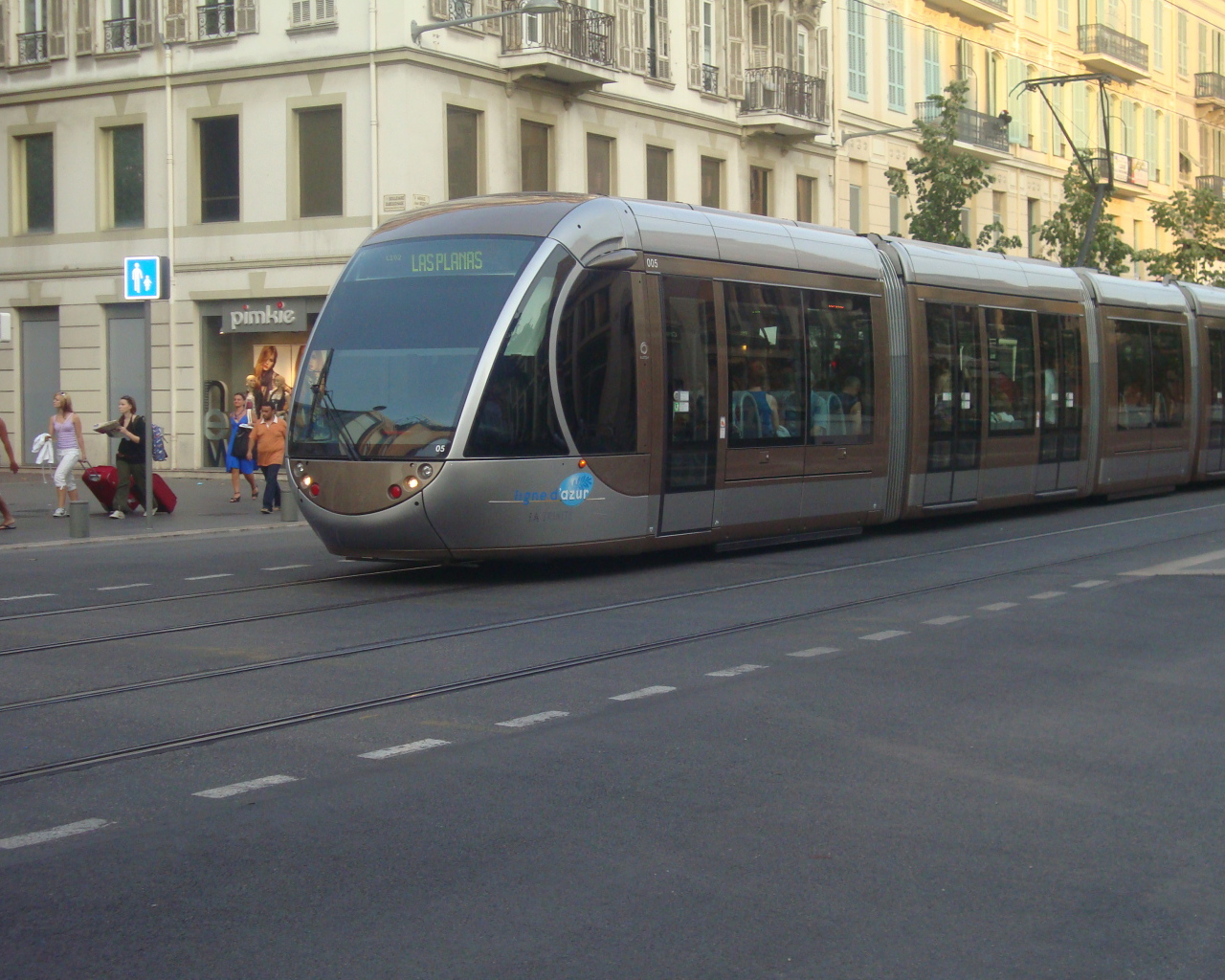 Трамвай в городе Ницца, Франция