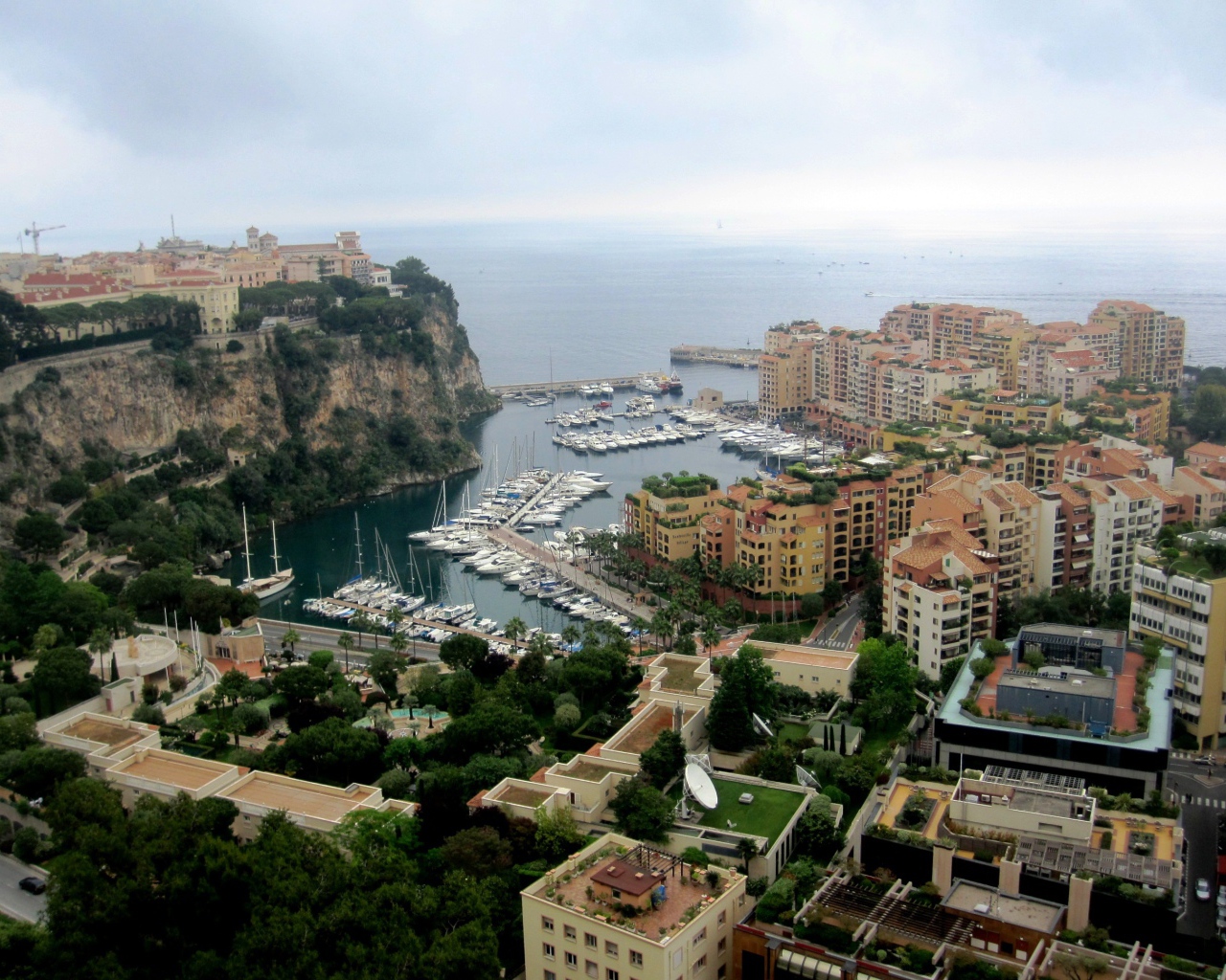 Городские здания в Монако