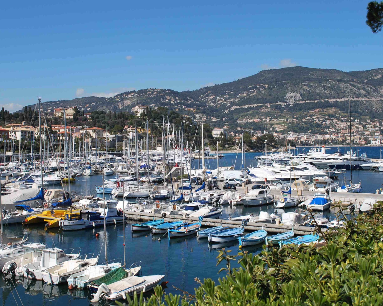 Яхты в порту на курорте Сен-Жан-Кап-Ферра, Франция