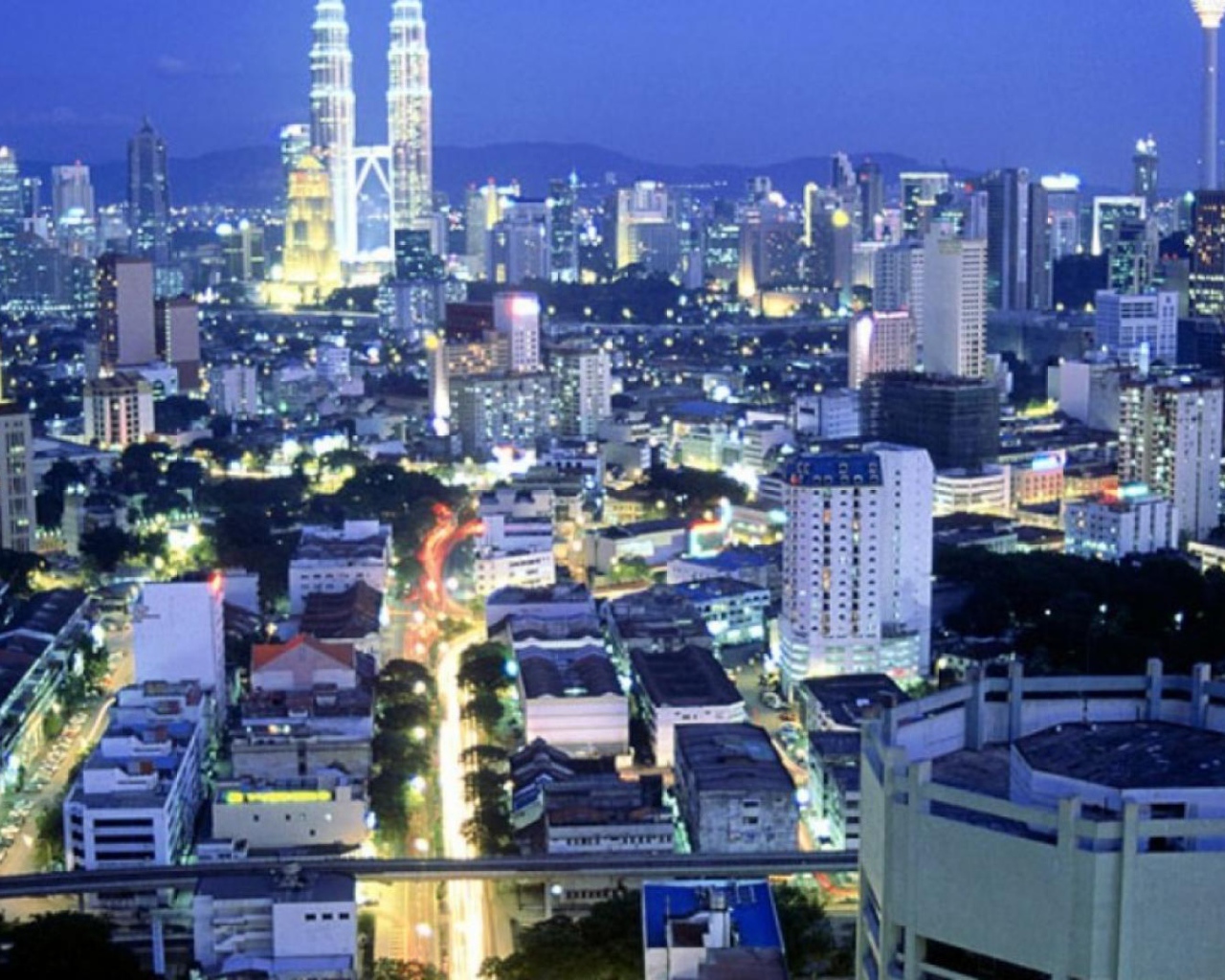 Ночное сияние города в Берлине