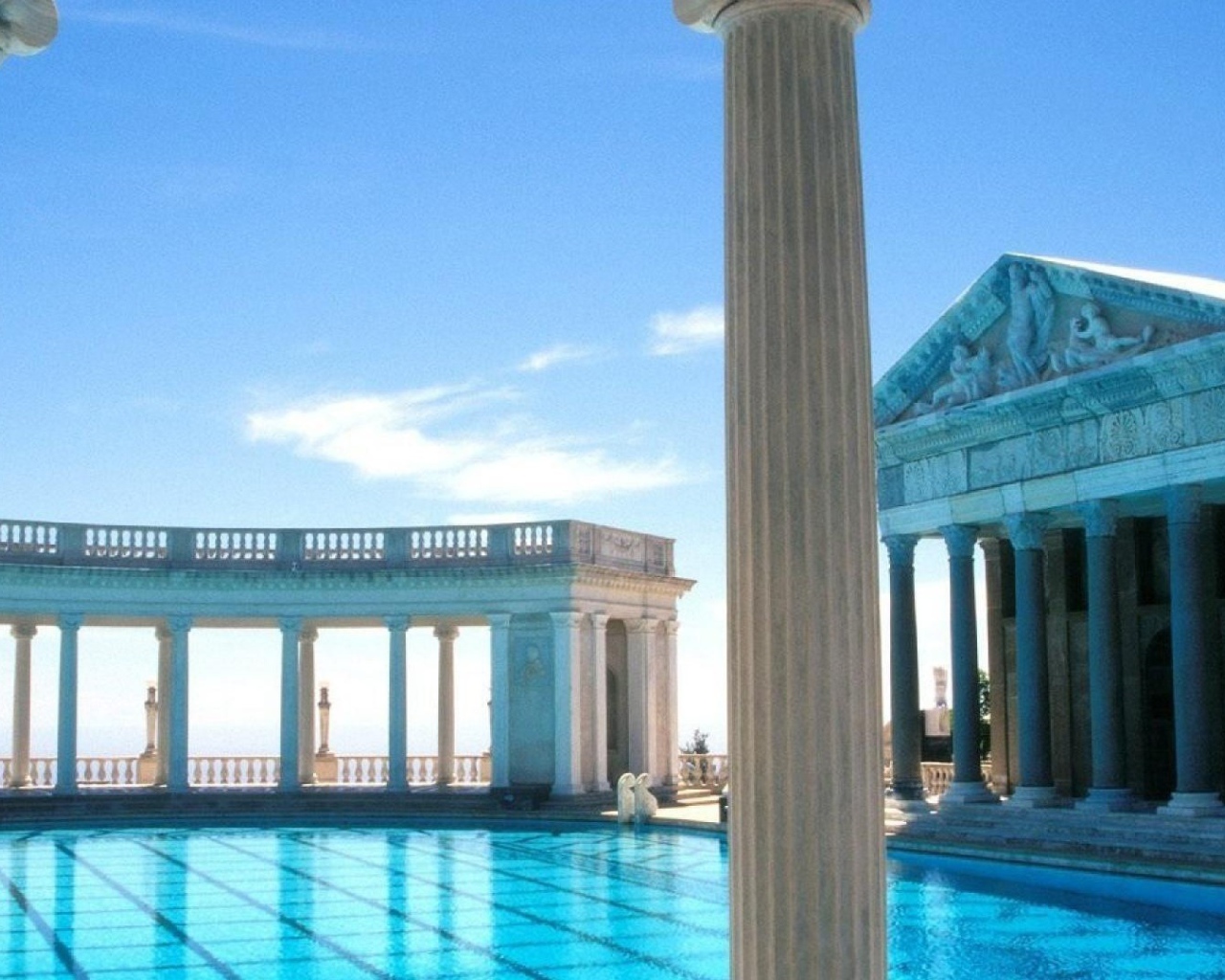 Бассейн в Афинах