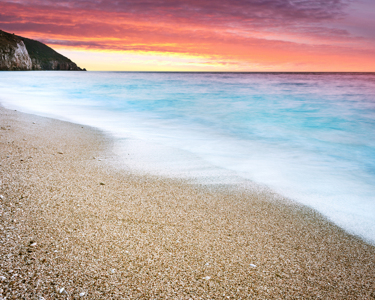 Чудесный закат на острове Лефкада, Греция