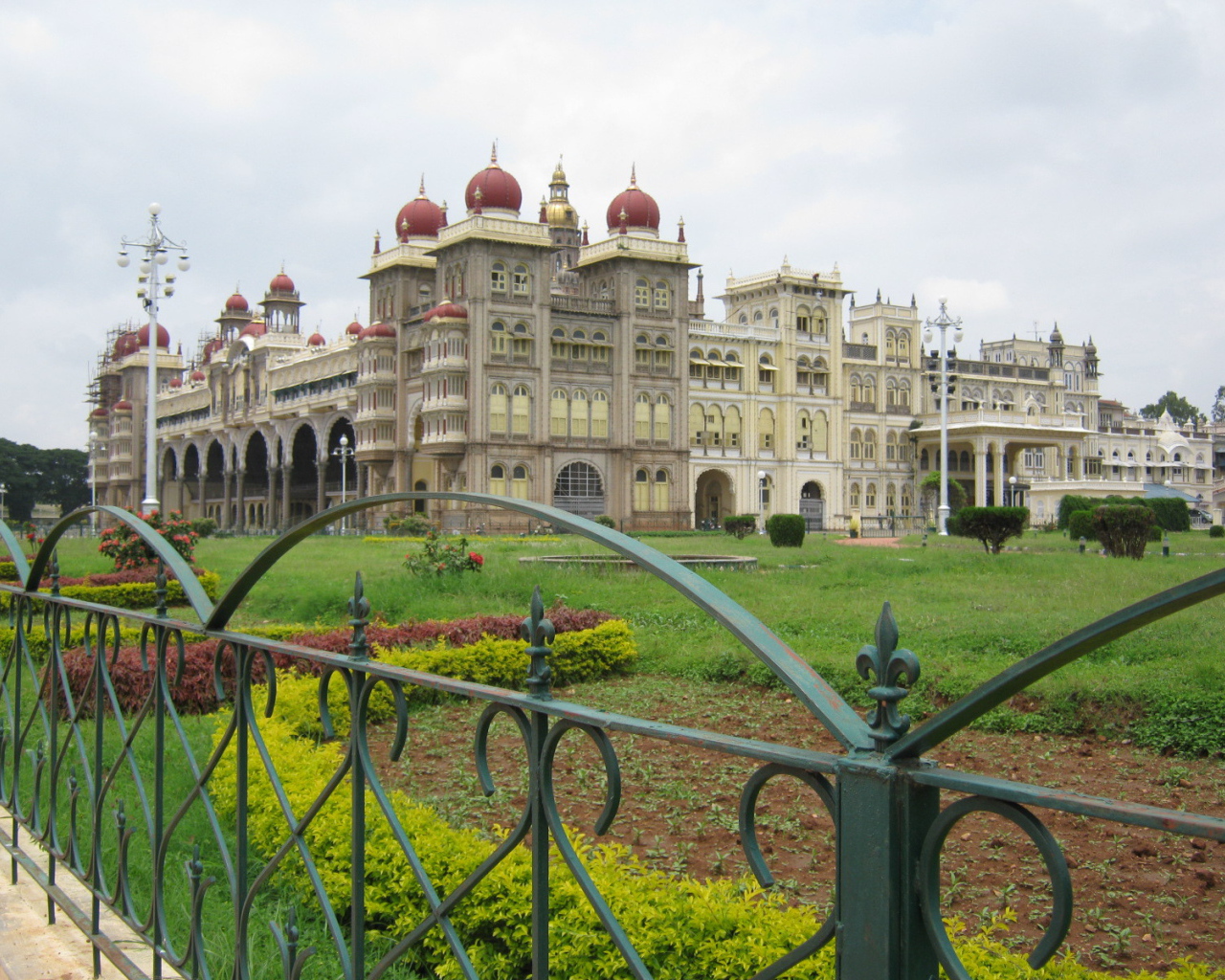 Красивое здание в Бангалоре