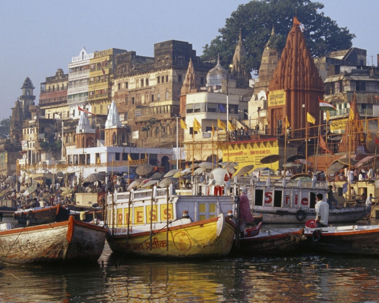 Лодки в городе Варанаси
