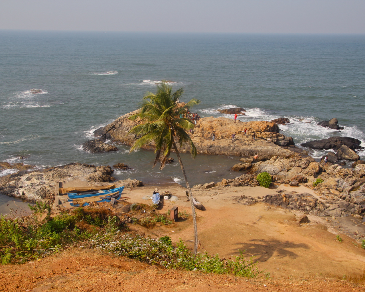 Лодки на пляже в Вагаторе