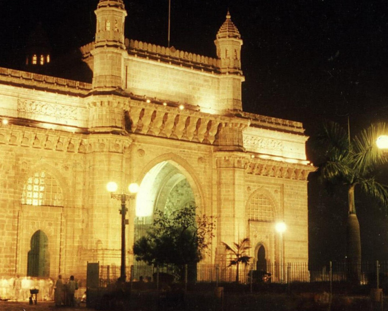 Здание на площади в Мумбае