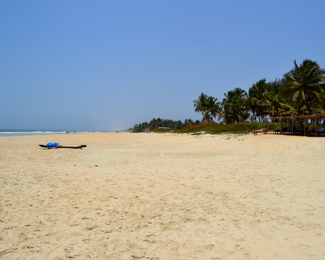 Отпуск на пляже в Бенаулиме