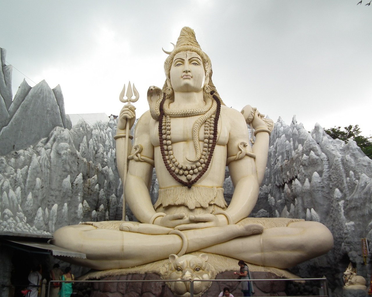 Статуя Шивы в Бангалоре