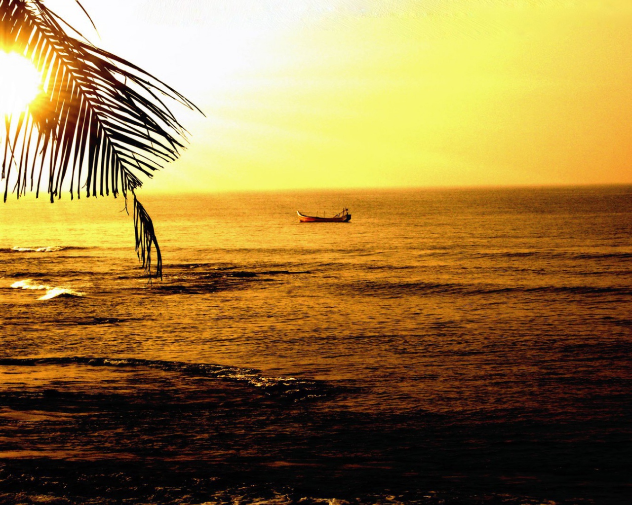 Закат на пляже в Гоа