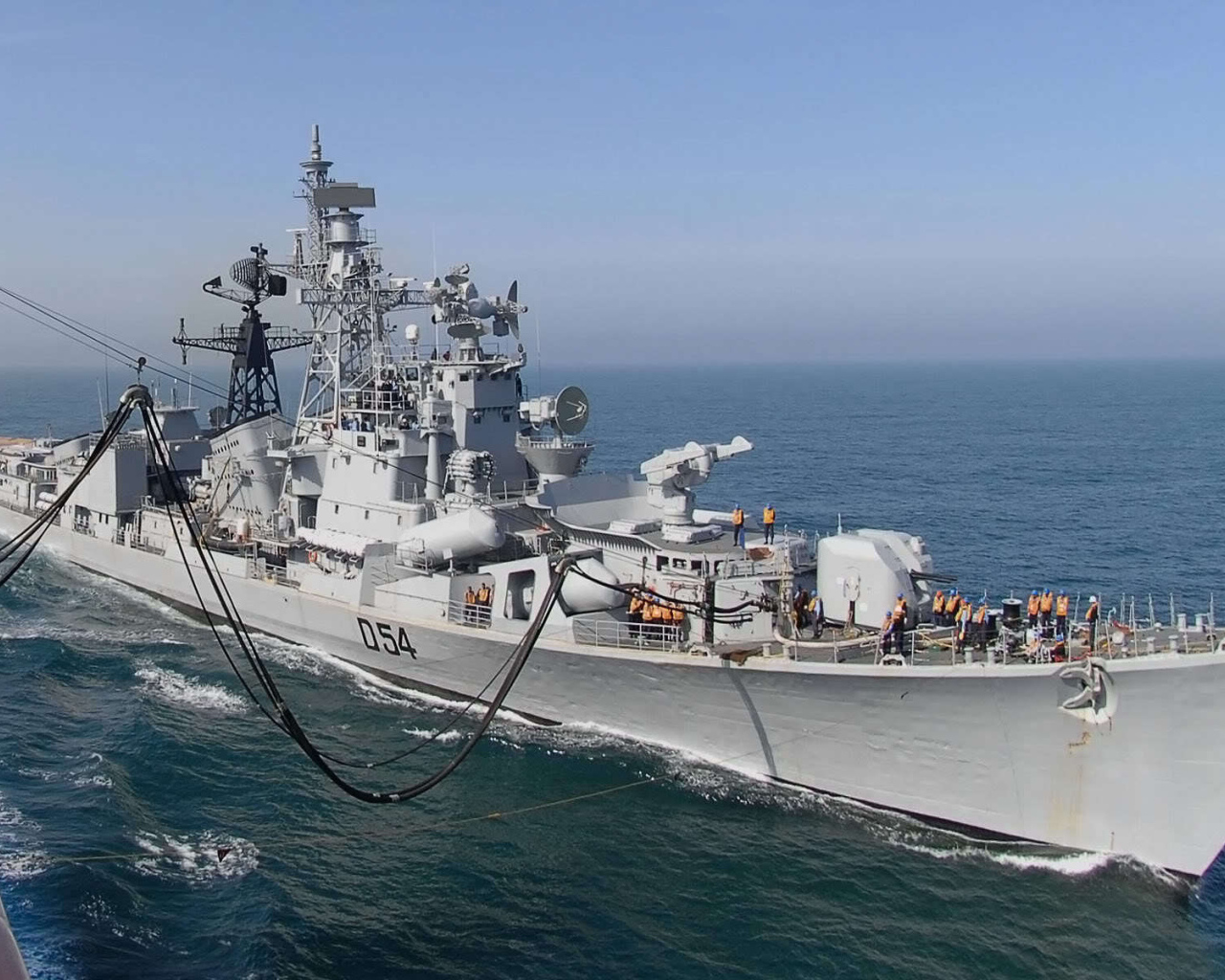 Военный корабль в Мумбай