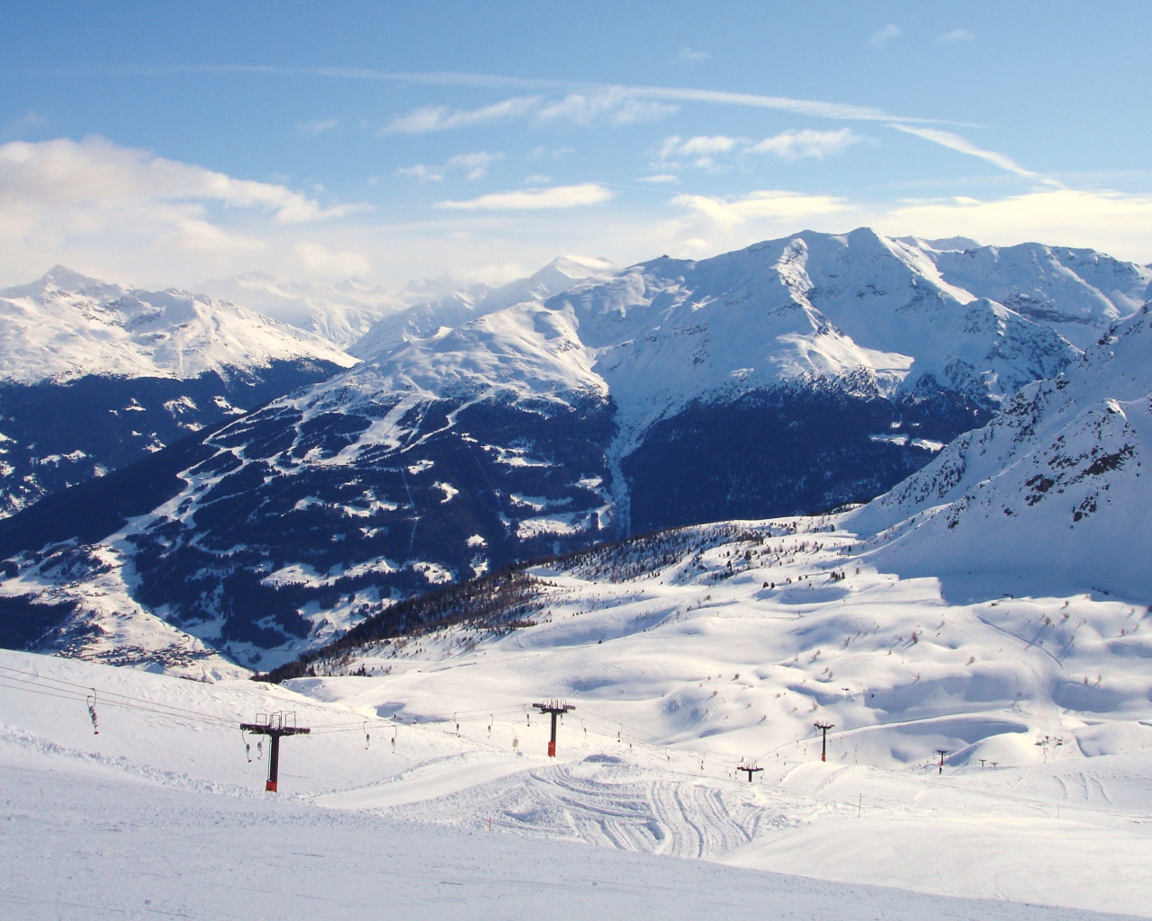 Горнолыжный спуск на курорте в Бормио, Италия