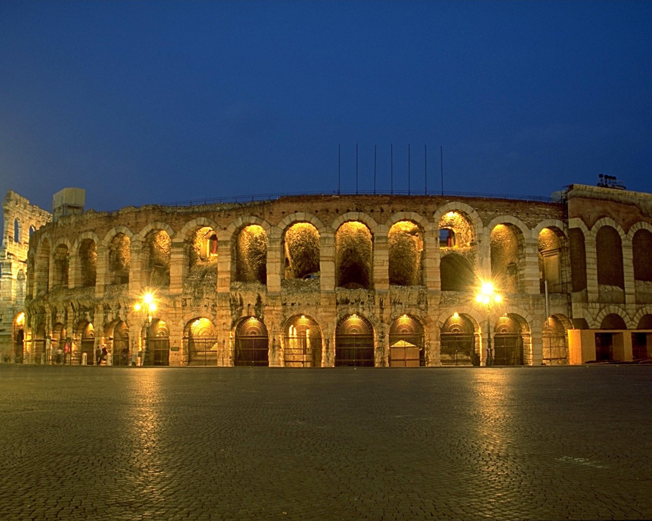 Древнеримская арена в Вероне, Италия