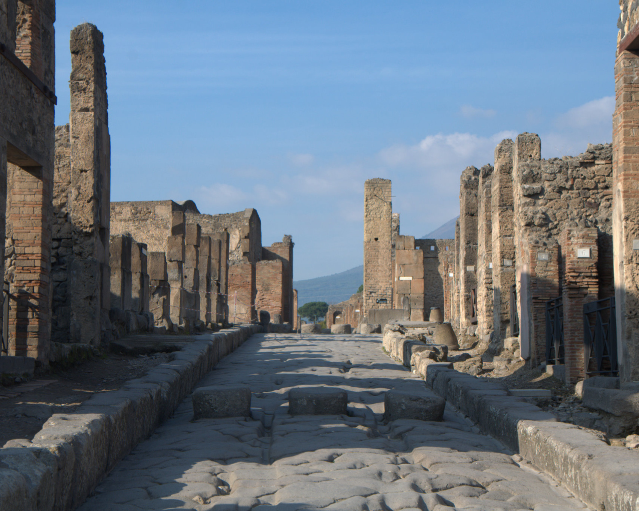 Древняя улица в Помпеях, Италия