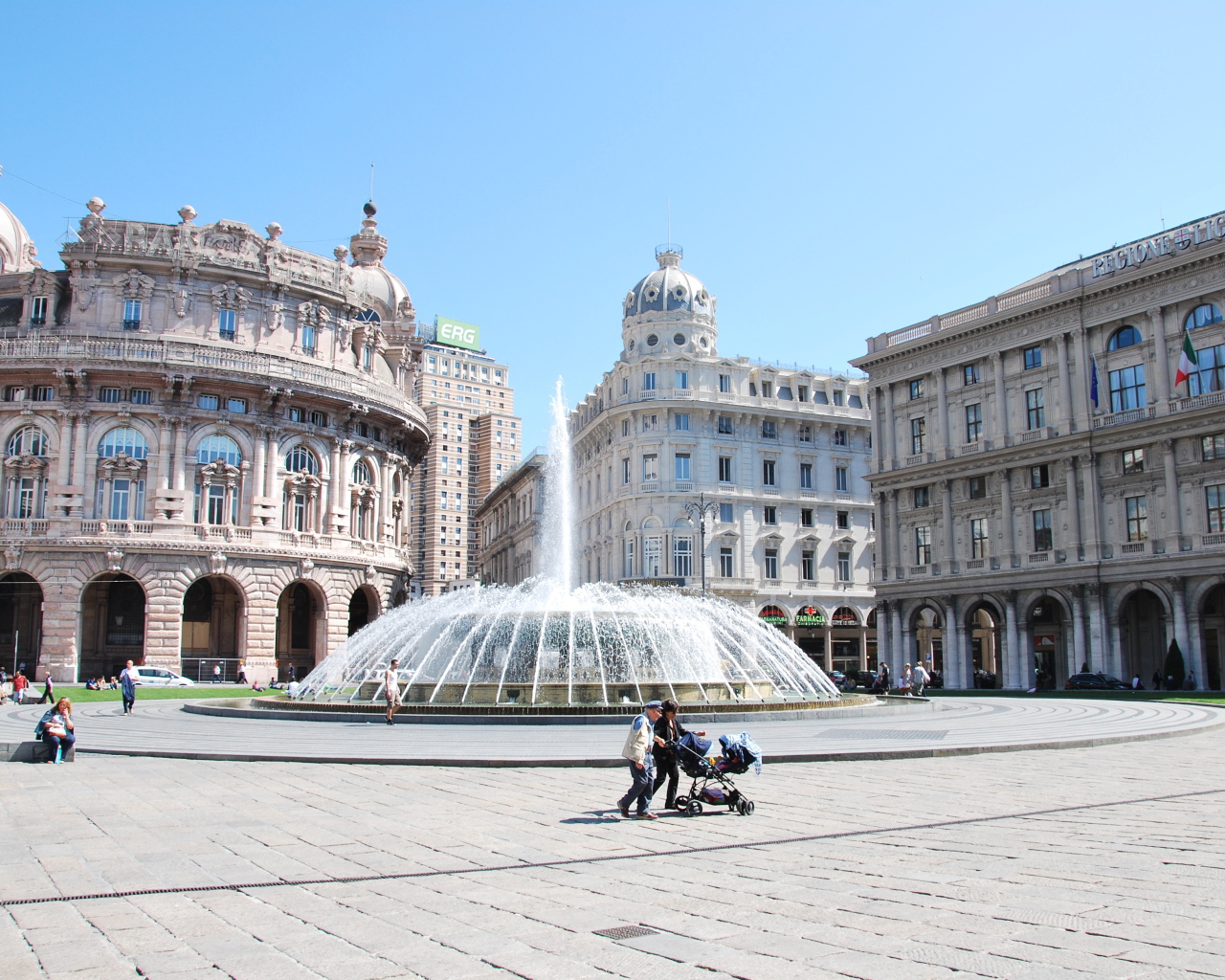 Площадь в Генуе, Италия